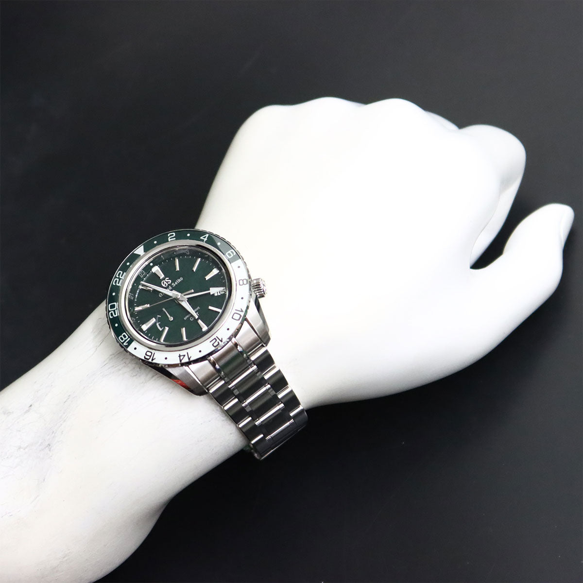 Spring drive SBGE295 Date GMT Green Dial Mens Watch
