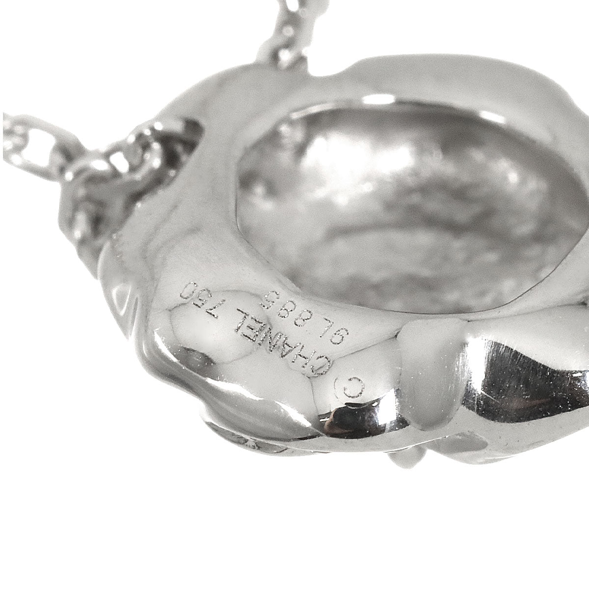 Camelia Necklace Diamond 18K White Gold 750