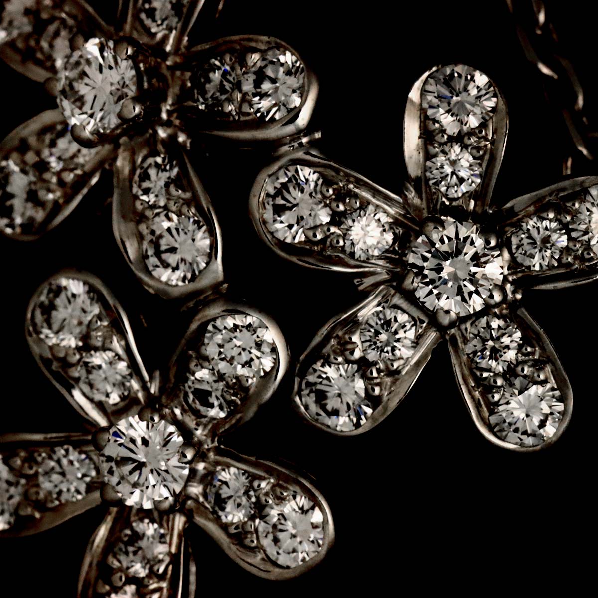 Socrate 3 Flower Diamond Necklace 18K WG 750