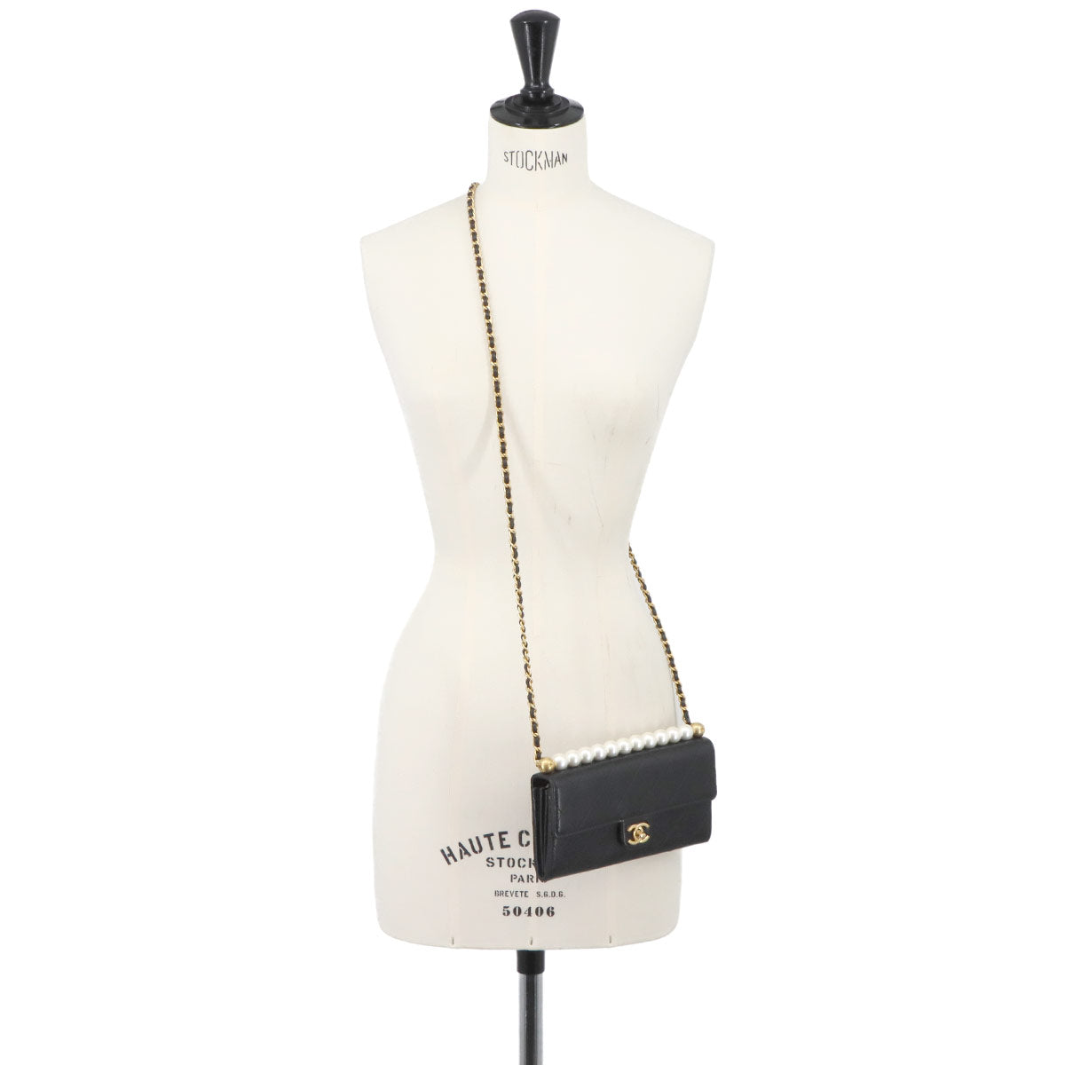 Matelasse Chain Wallet Pearl motif Leather Black AP1001 Purse