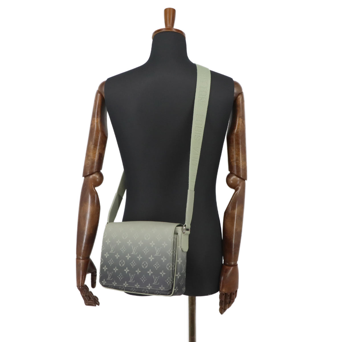 Monogram Gradient District PM NV3 Shoulder Bag M115963