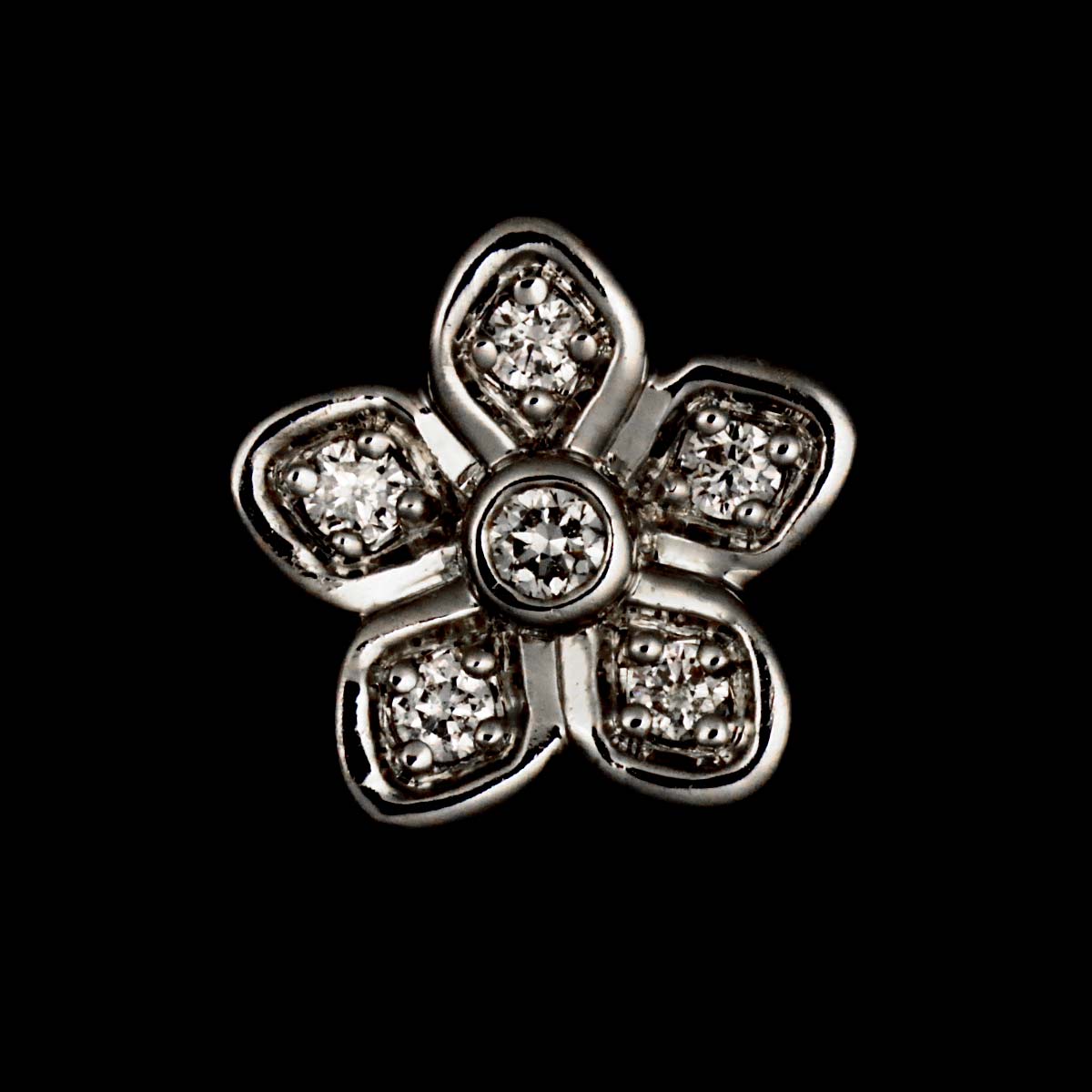 Wild flower Diamond Earring 18K WG 750 One Piece only