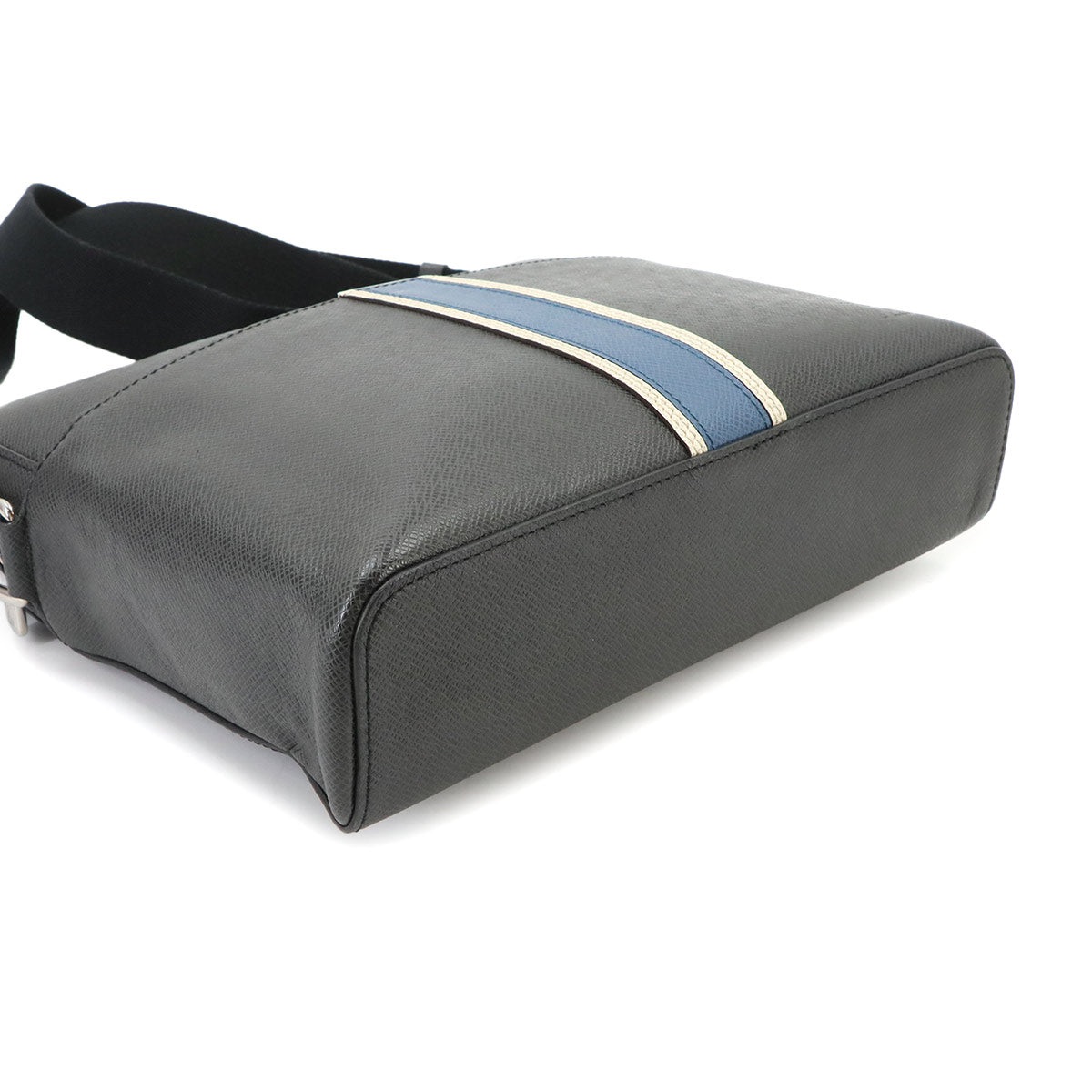 Taiga Anton Messenger PM Shoulder Bag Ardoise M34411