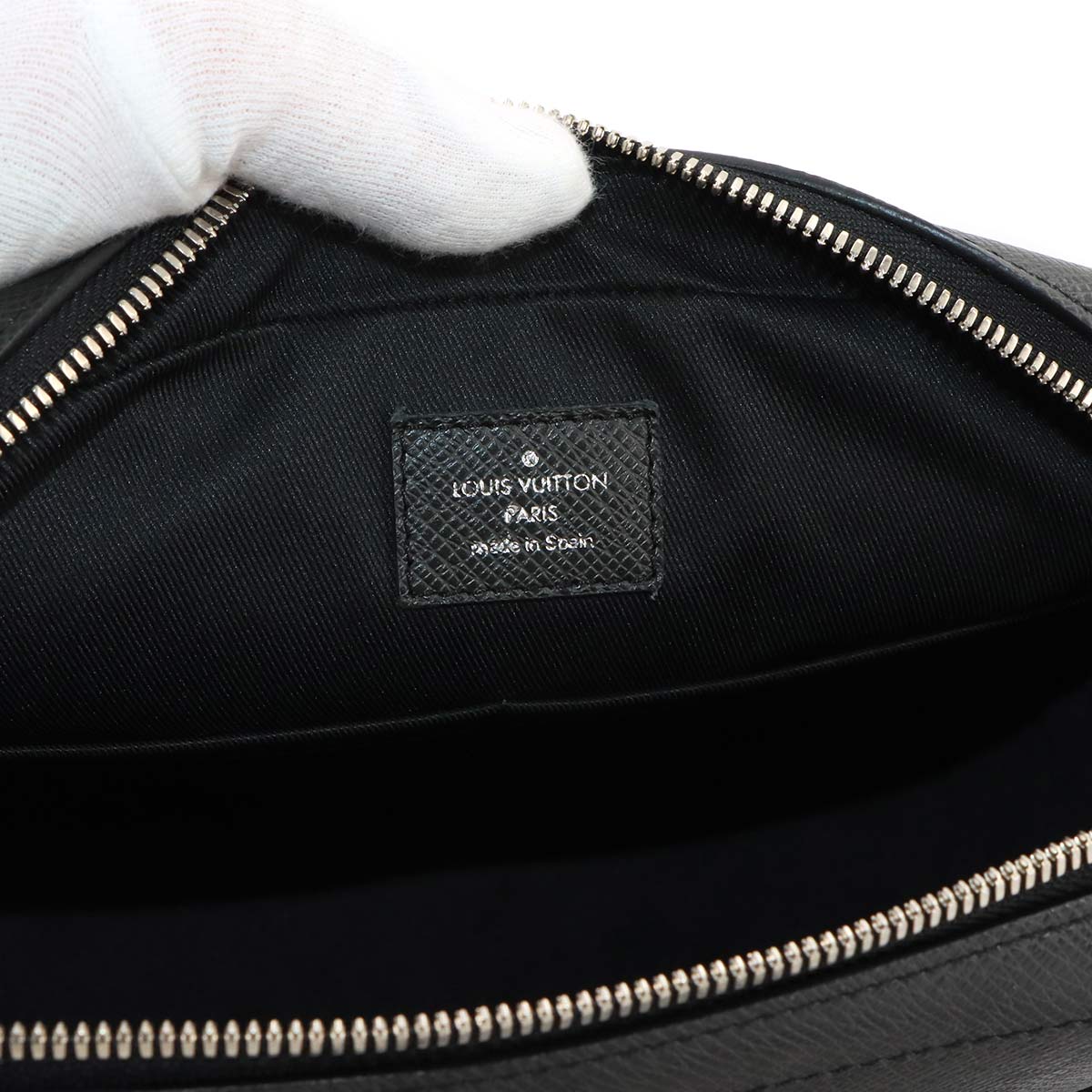 Taiga Anton Messenger PM Shoulder Bag Ardoise M34411