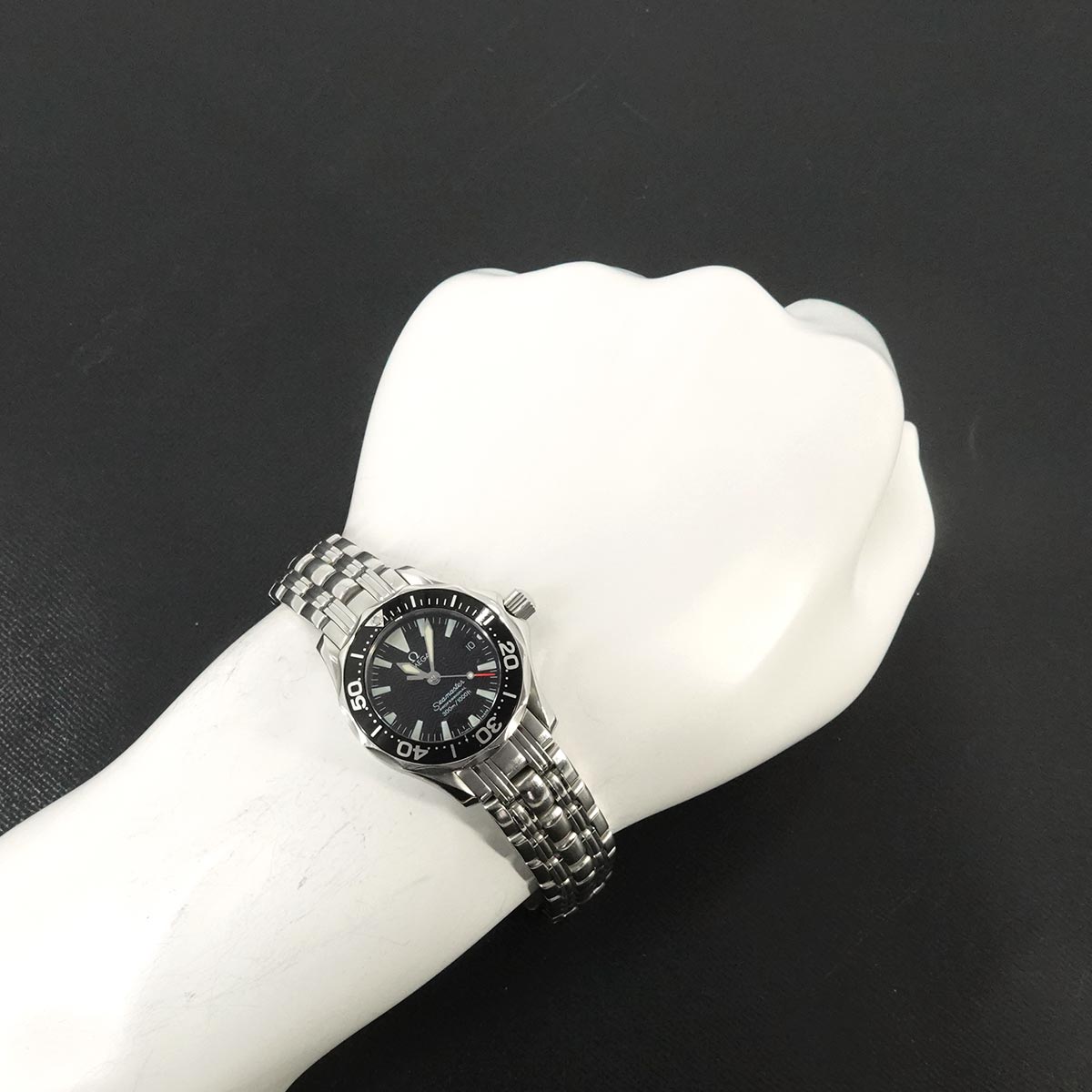 Seamaster 300m 2284 50 Date Quartz Black Dial Ladies Watch