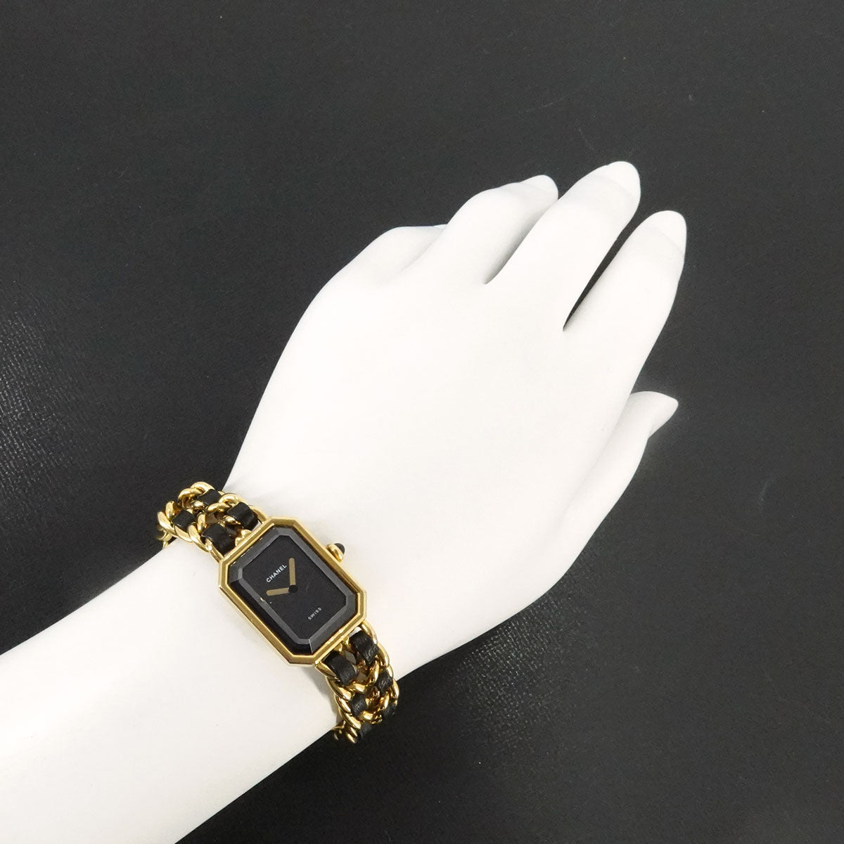 Premiere Size L H0001 Vintage Quartz Black Dial Ladies Watch