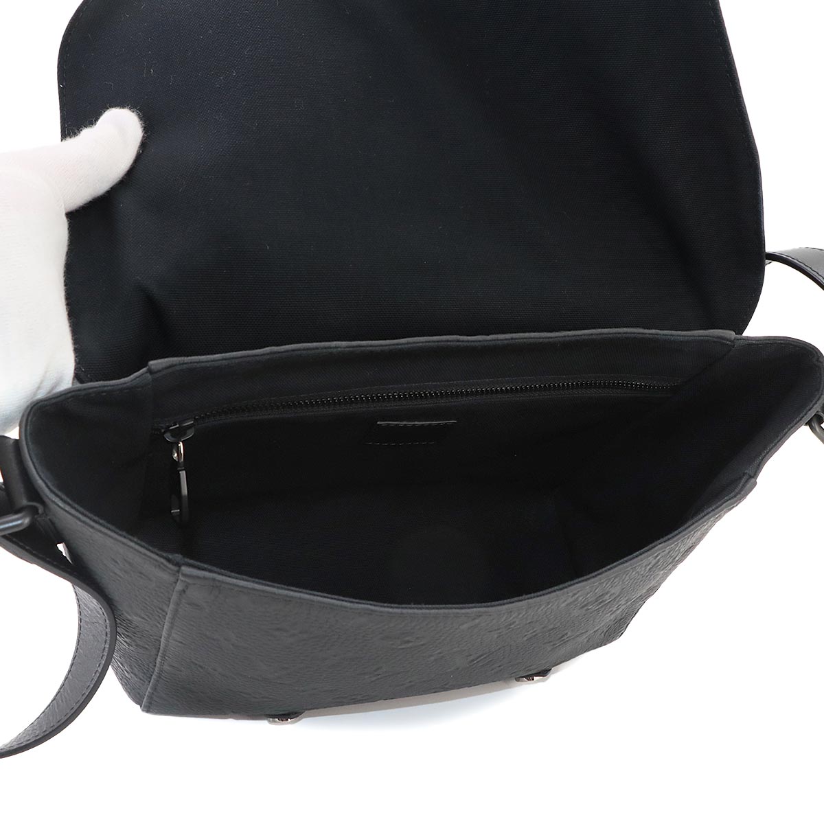 Monogram Taurillon Christopher Messenger Bag M28324