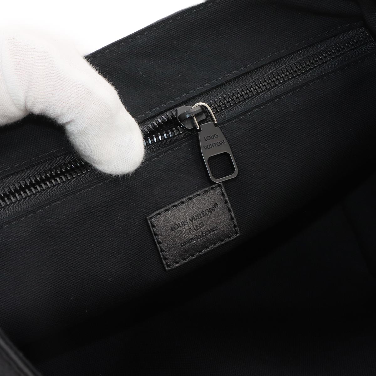 Monogram Taurillon Christopher Messenger Bag M28324