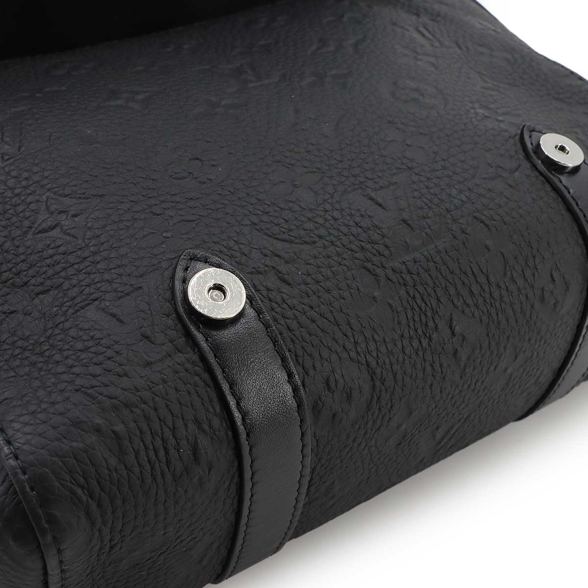 Monogram Taurillon Christopher Messenger Bag M28324