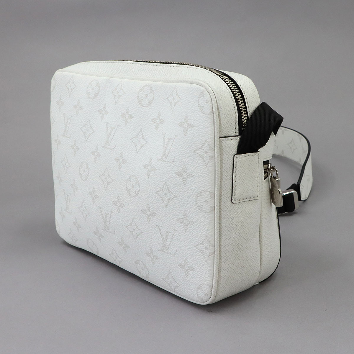 Taigarama Outdoor Messenger PM Shoulder Bag M30243