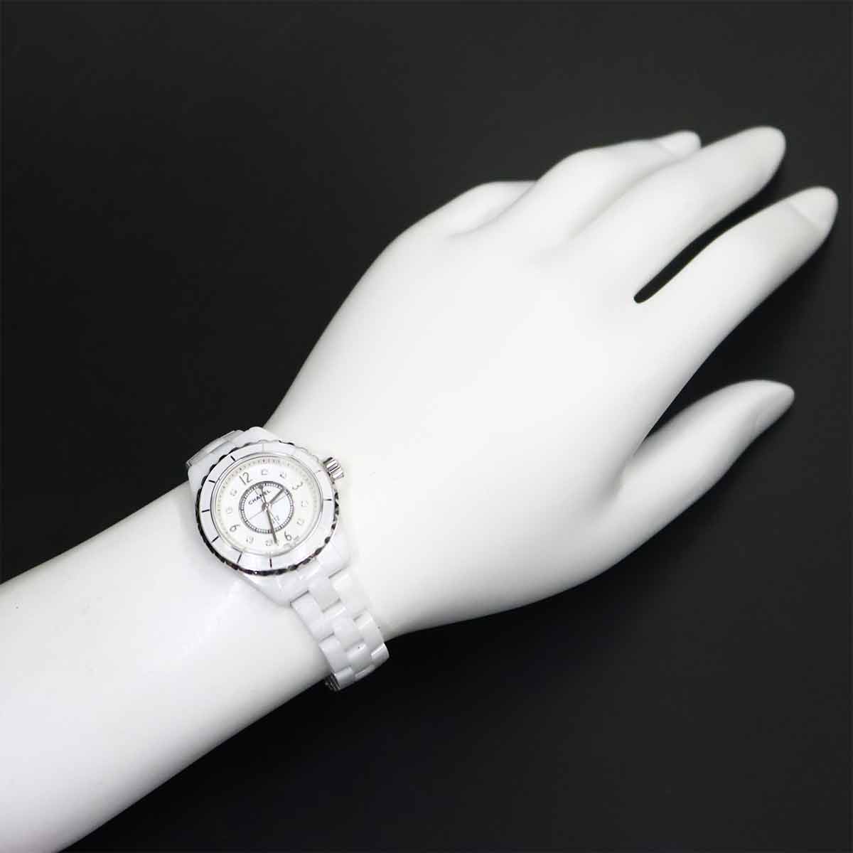 J12 H2570 29mm 8P Diamond Quartz White Shell Dial Ladies Watch
