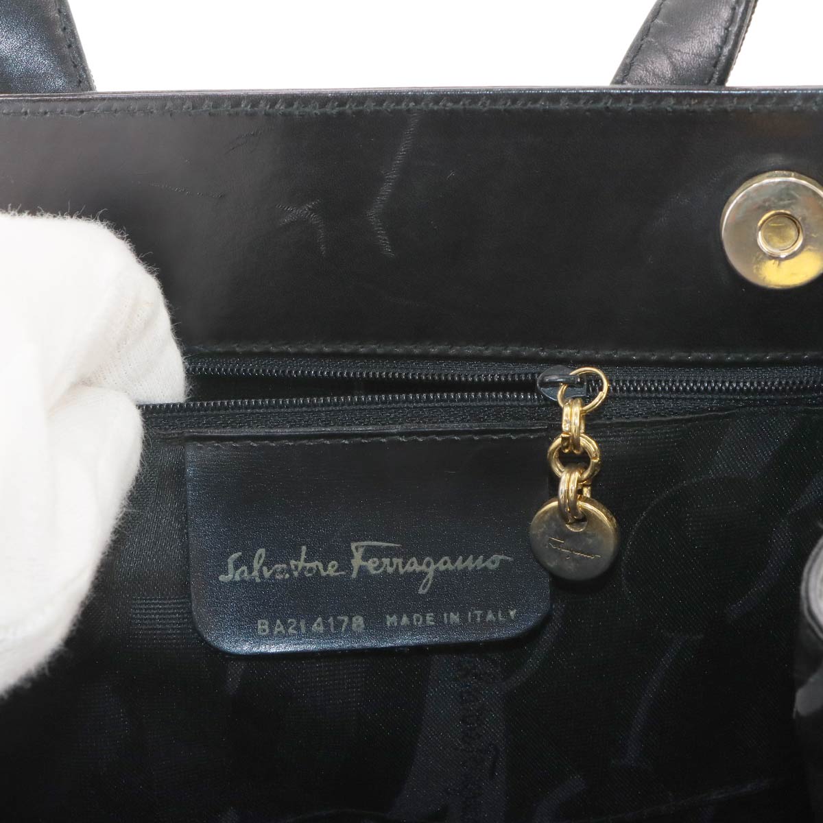 Vara Hand Shoulder Bag Leather Black Purse