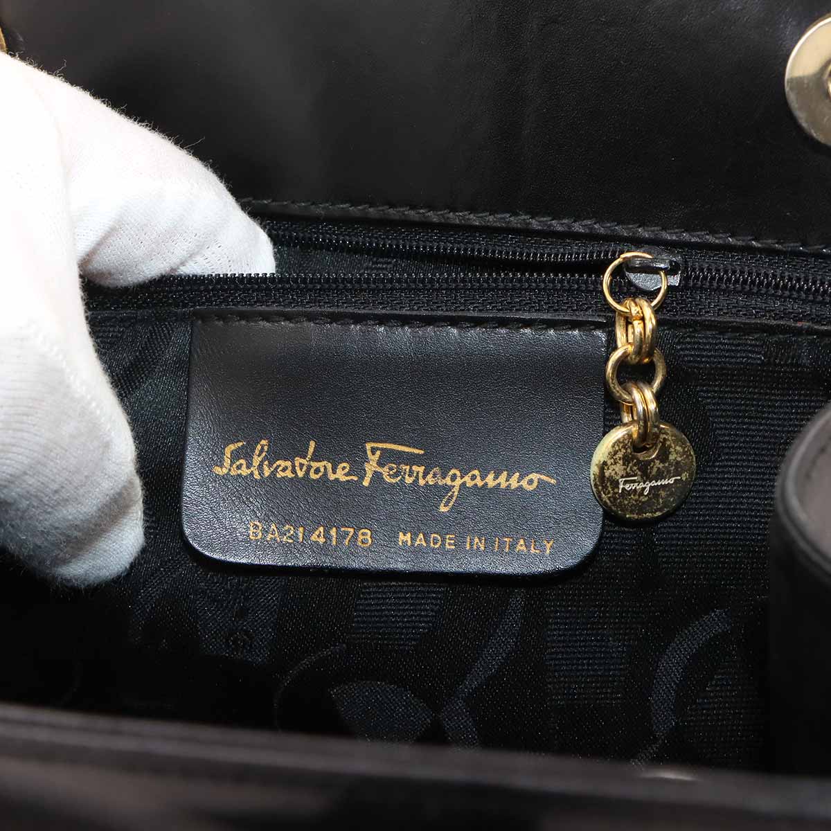 Vara Hand Shoulder Bag Leather Black Purse