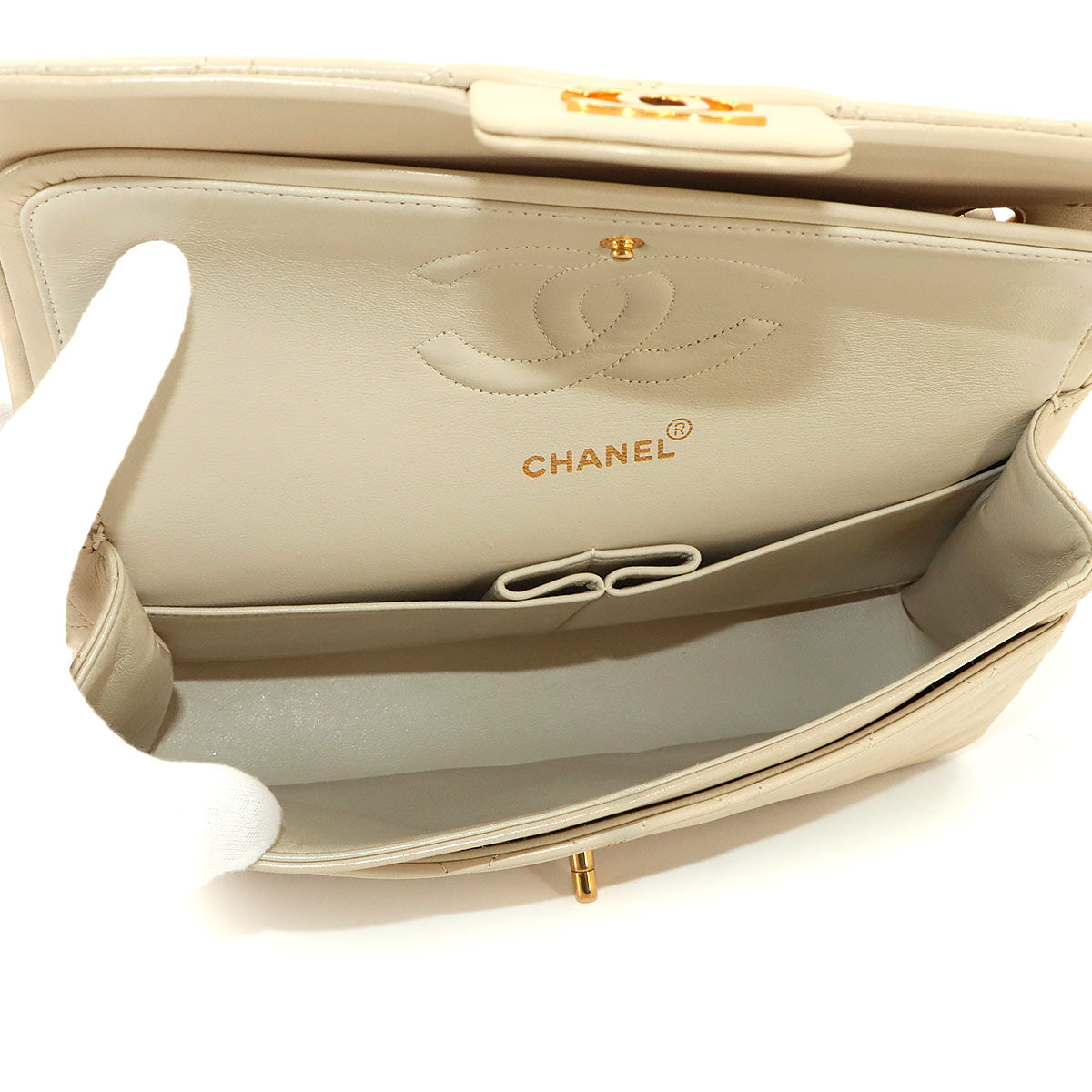 Matelasse 25 Chain Shoulder Bag Leather Beige A01112