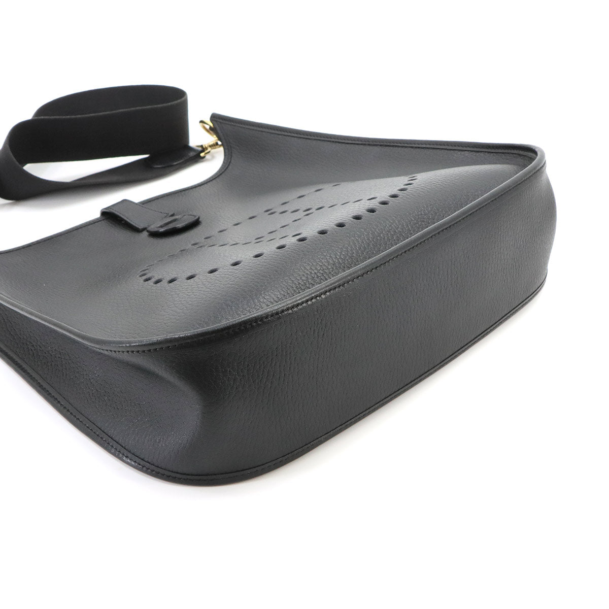 Everlyne GM Shoulder Bag Ardennes Leather Black Purse