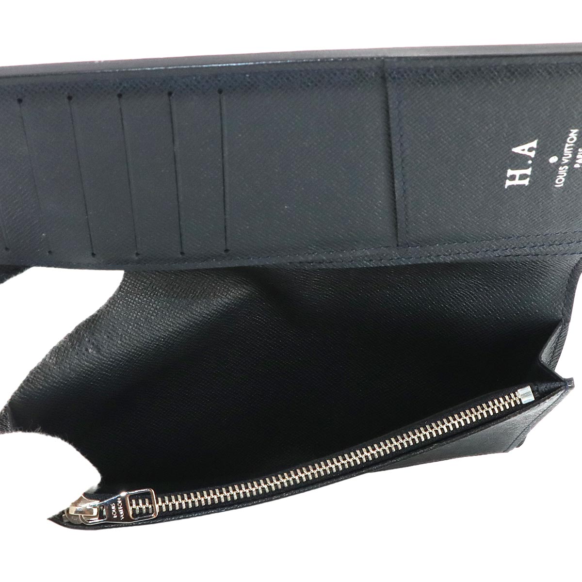 LOUIS VUITTON Taiga Brazza Long Wallet Leather Noir M32572