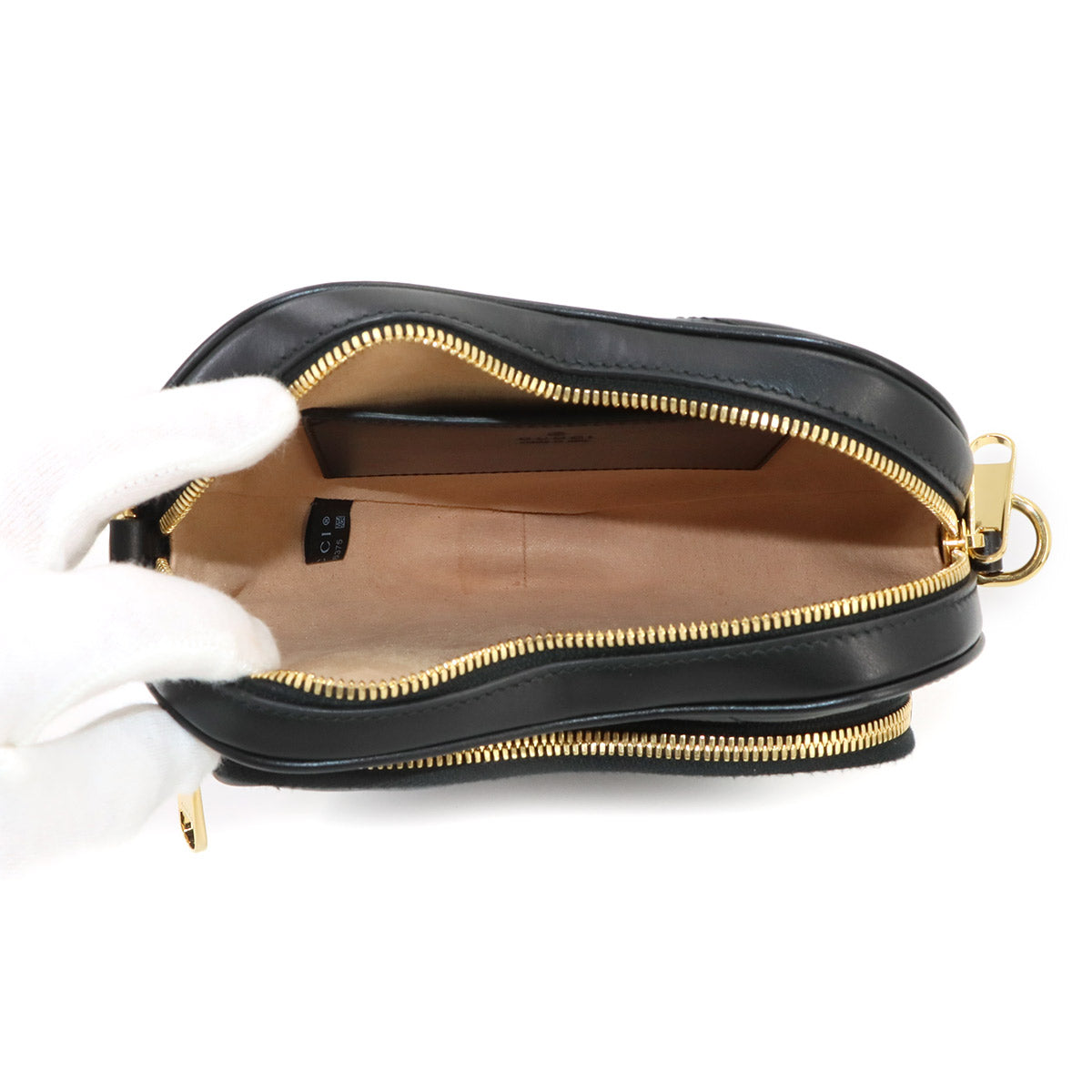 Interlocking G Heart Shoulder Bag Leather Black 751628 Purse