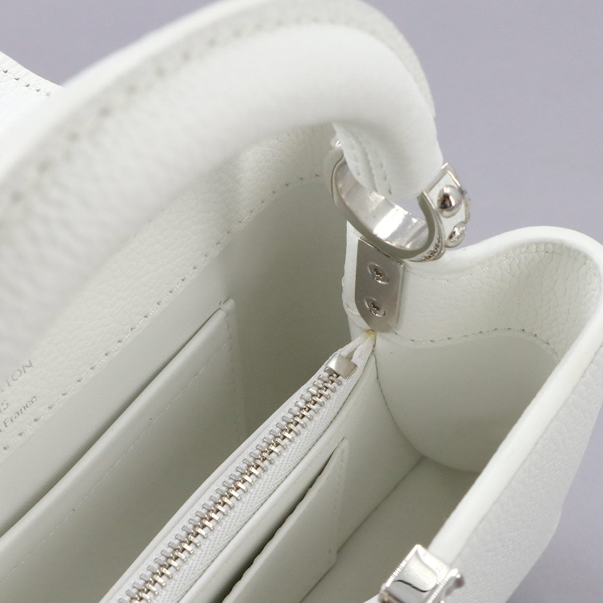 Capucines EW MM Hand Shoulder Bag Taurillon Leather