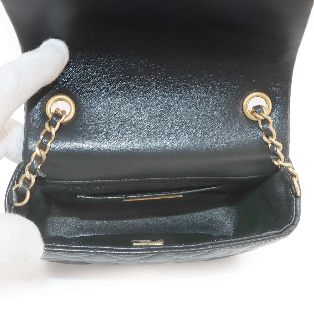 Matelasse Chain Shoulder Bag Leather Black AS2599