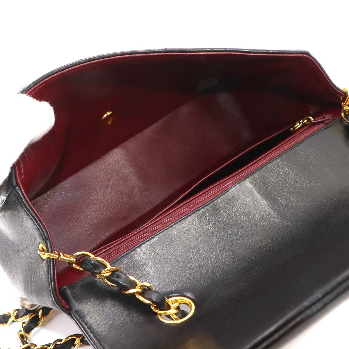 Diana Matelasse 25 Chain Shoulder Bag Leather Black A01165