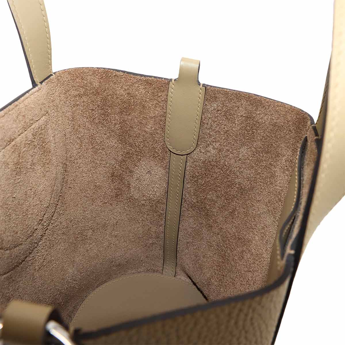In the Loop 18 Hand Bag Taurillon Clemence Swift Beige Marfa
