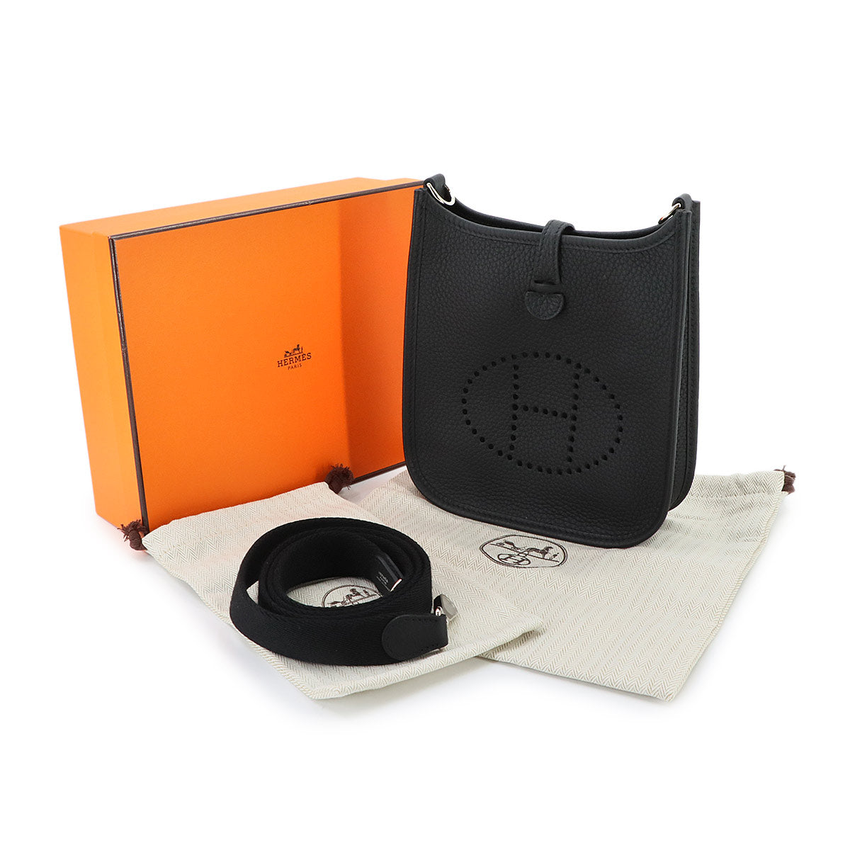 Evelyne Amazone TPM Shoulder Bag Taurillon Clemence Black