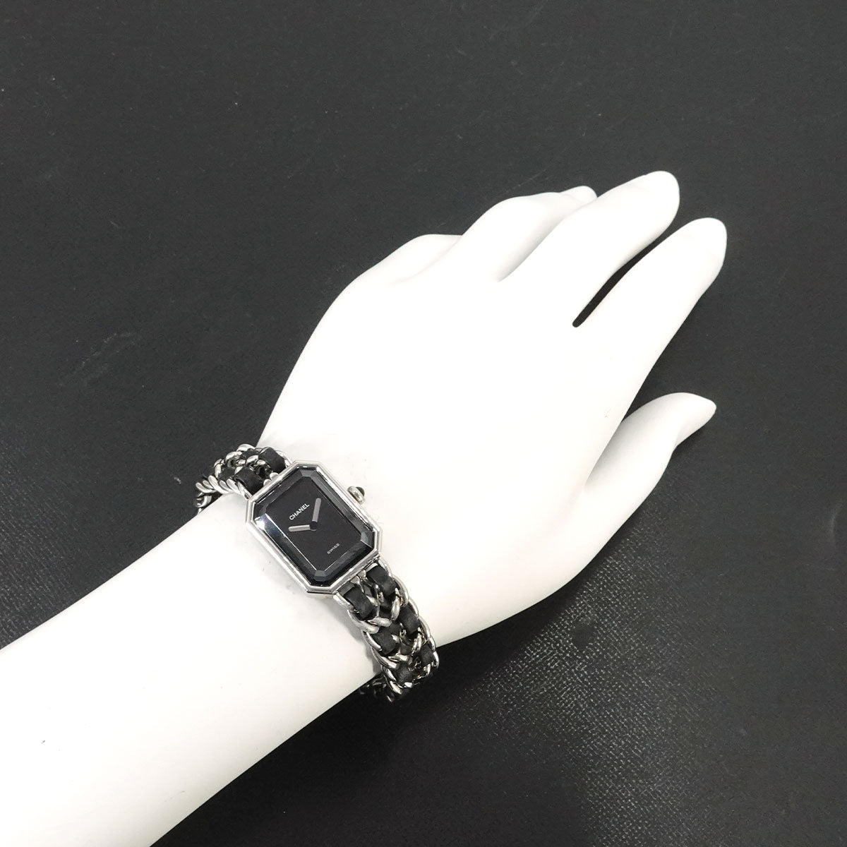 Premiere Size M H0451 Quartz Black Dial Ladies Watch