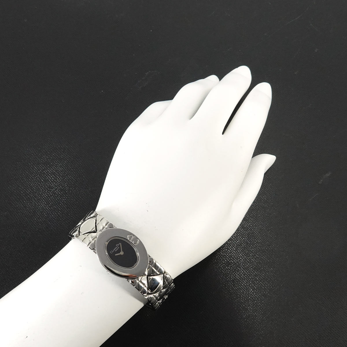 Ladydior D90-100 Black Dial Quartz Ladies