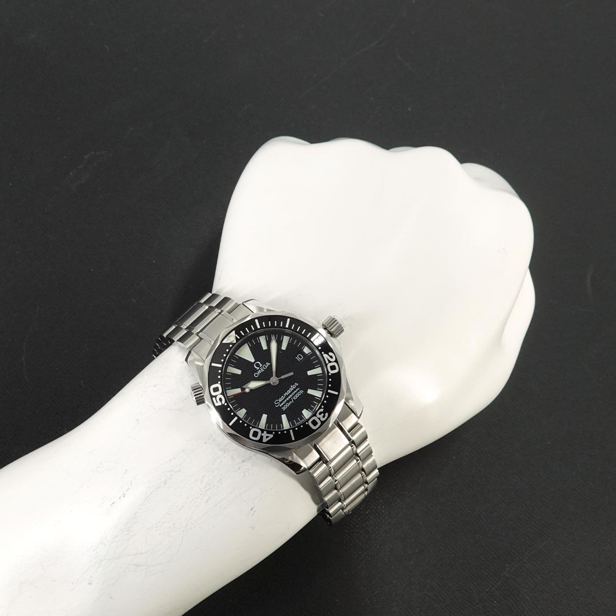 Seamaster 300 2262.50 Date Quartz Black Dial Boys Watch