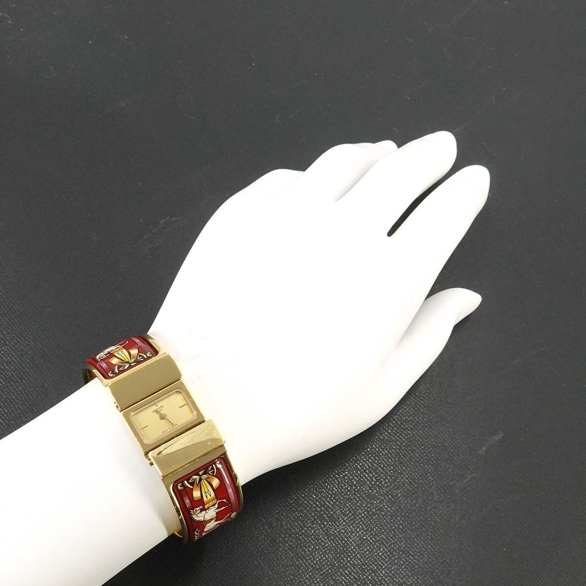 Loquet LO1.201 Quartz Gold Dial Ladies Bngle Watch