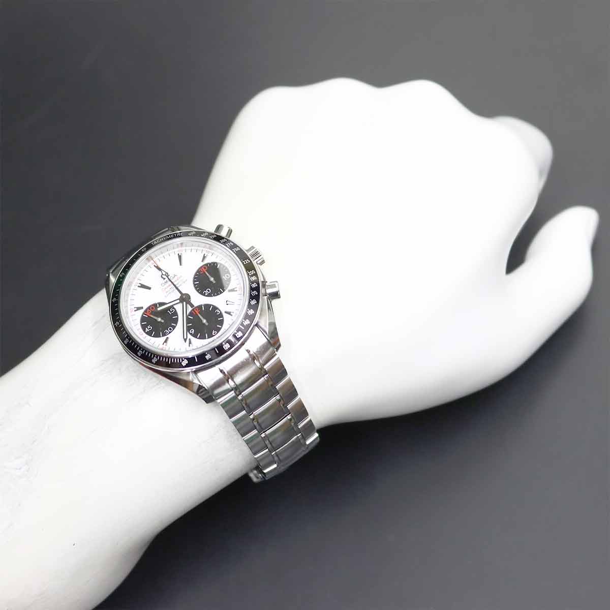 Speedmaster Date 323 30 40 40 04 001 White Black Dial Mens