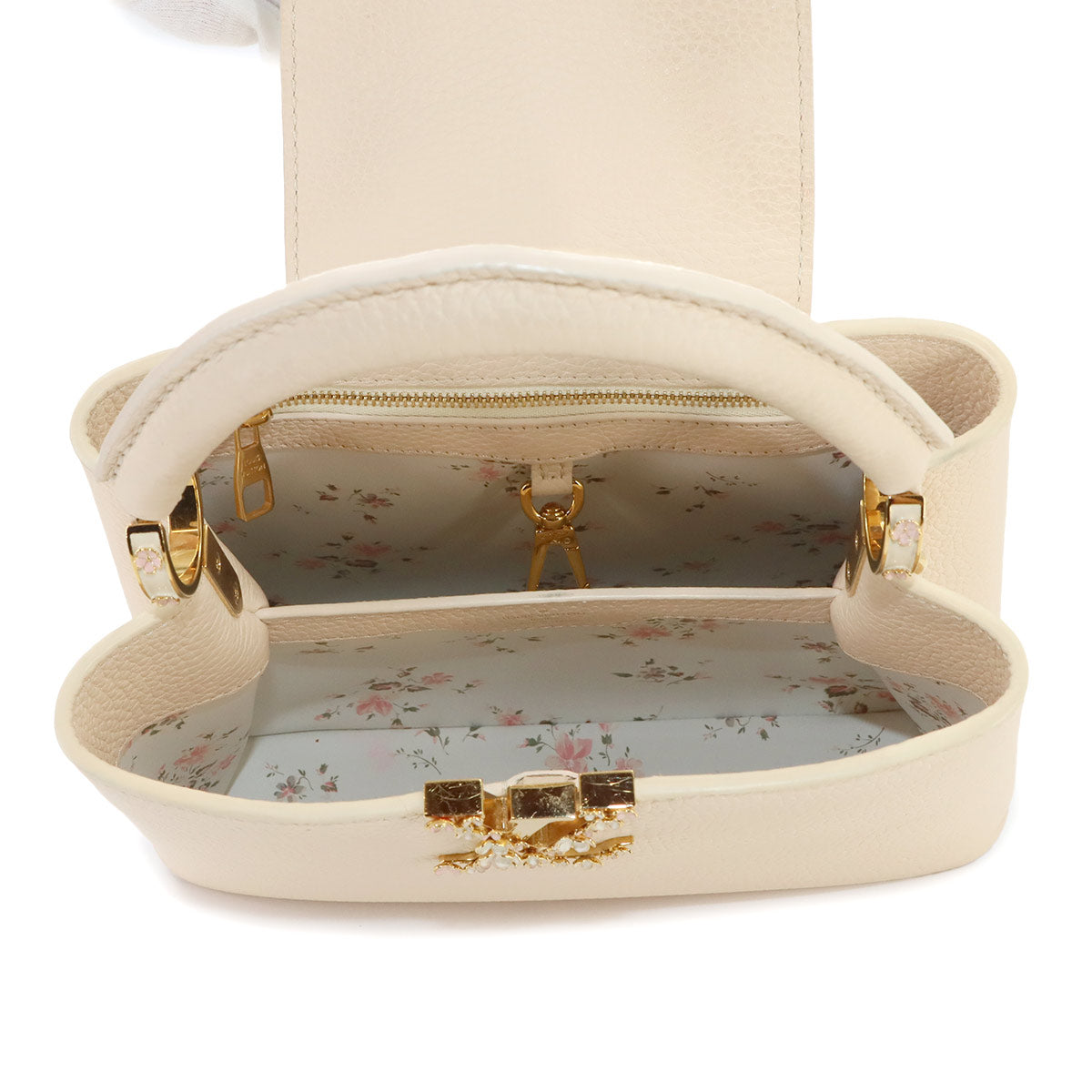 Capucines BB Hand Shoulder Bag Taurillon Leather Beige