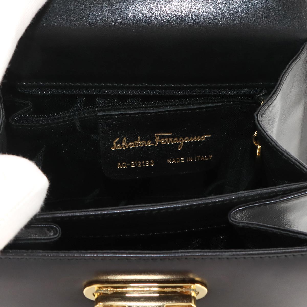 Gancini Hand Shoulder Bag Leather Black AQ212193