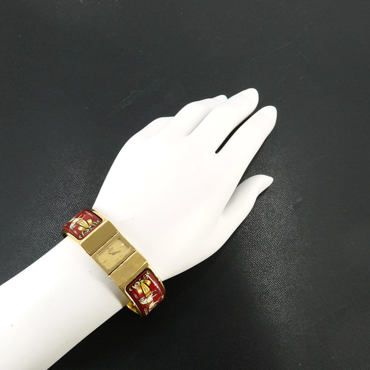 Loquet LO1.201 Quartz Gold Dial Ladies Bngle Watch