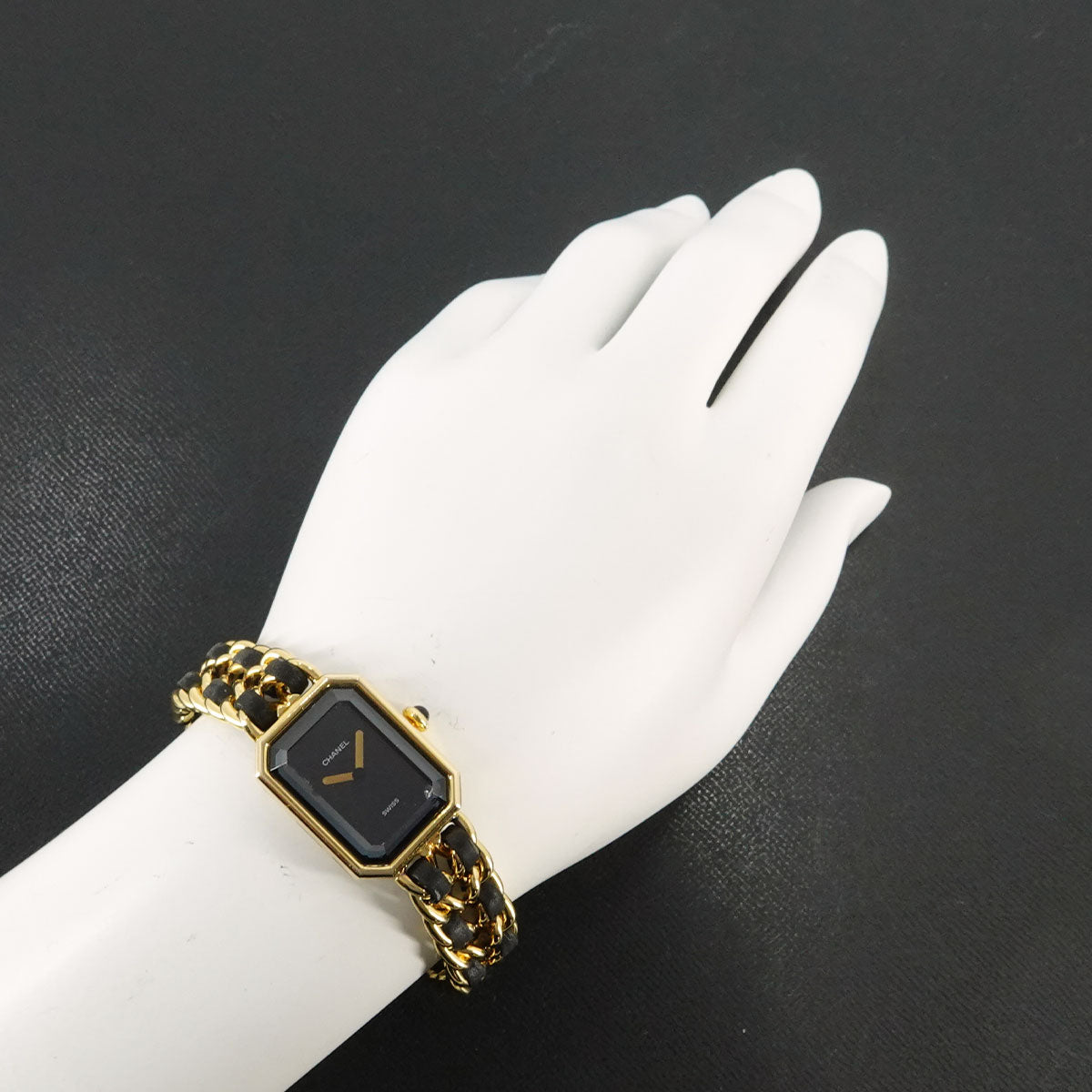 Premiere Size L H0001 Vintage Quartz Black Dial Ladies Watch