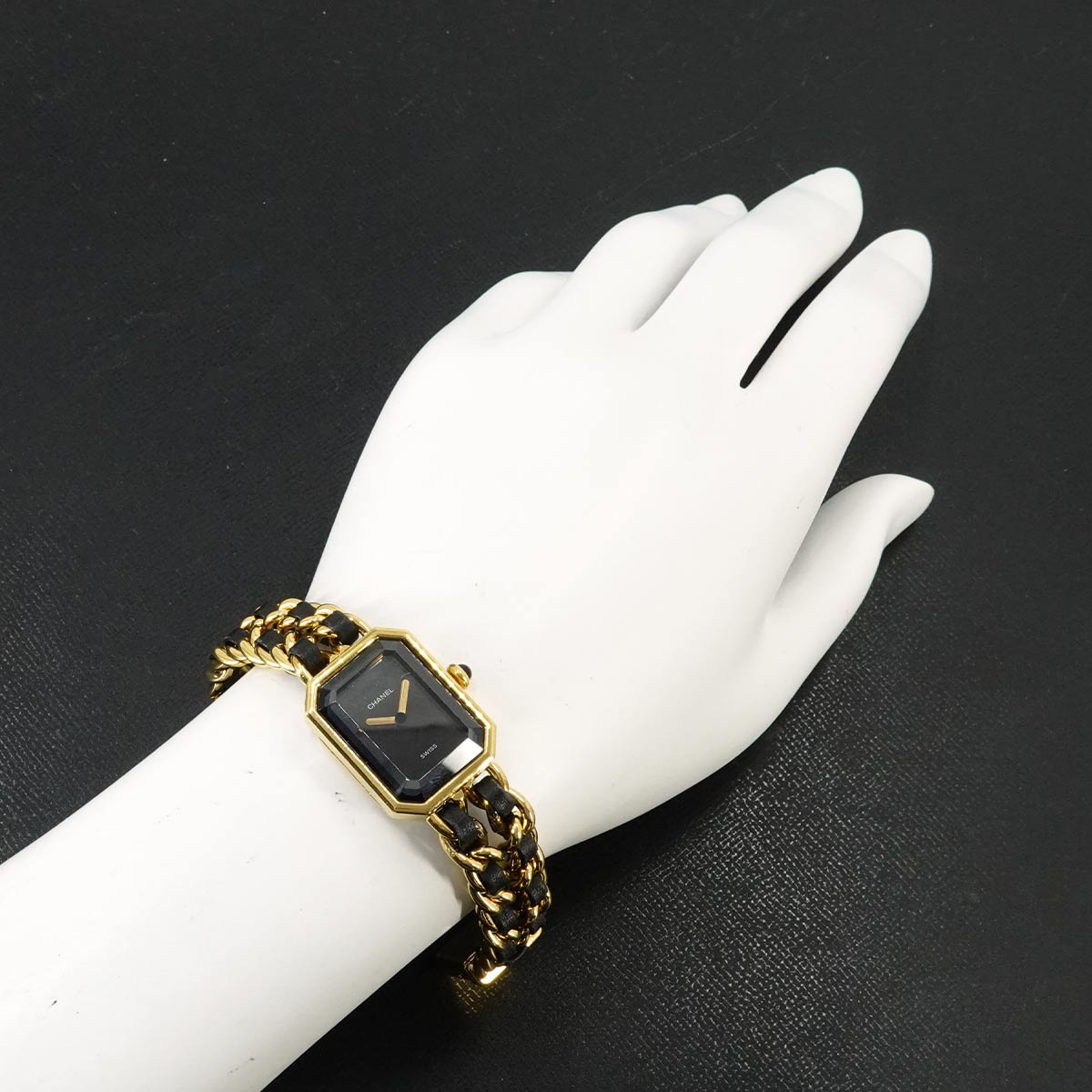 Premiere Size S H0001 Vintage Quartz Black Dial Ladies Watch