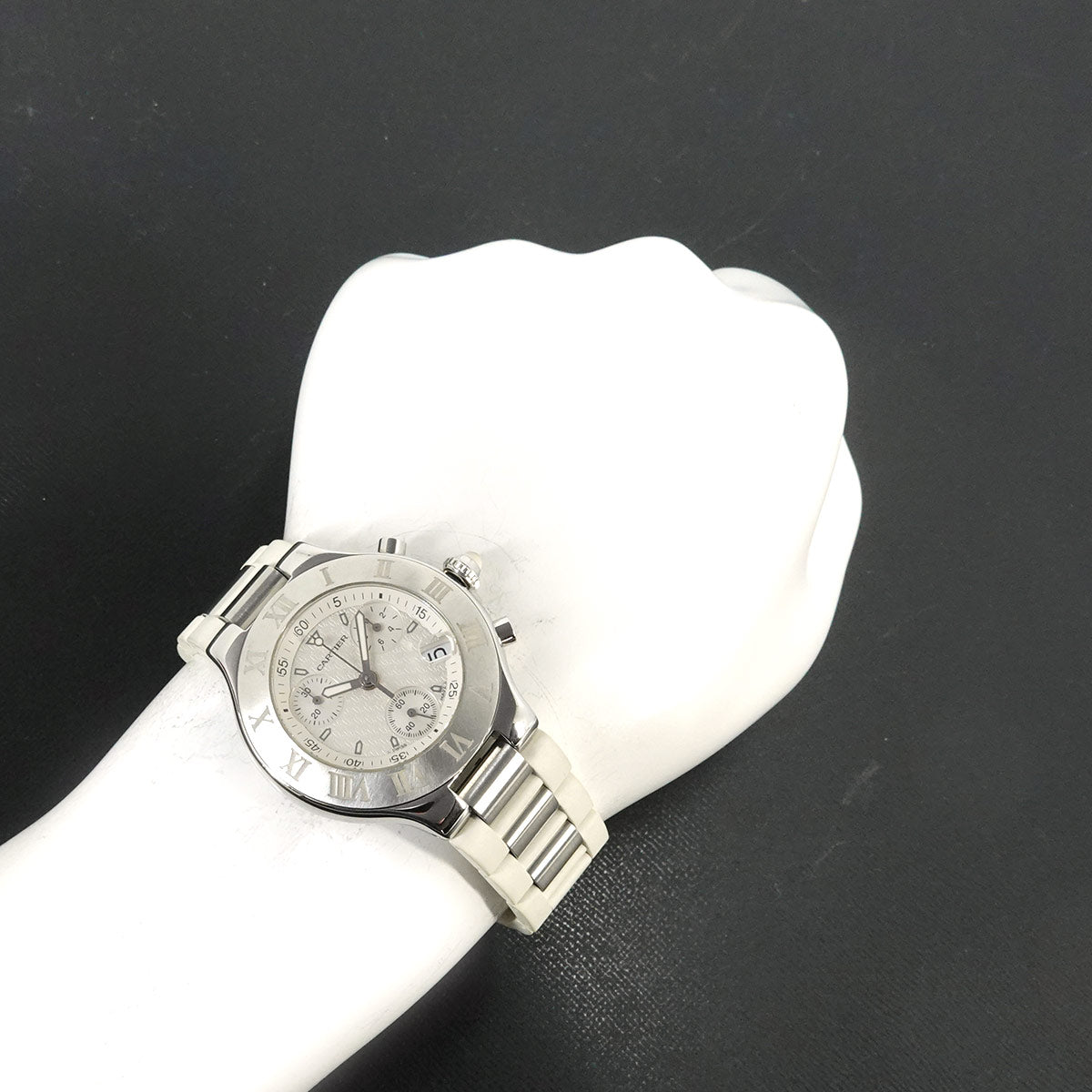 Must 21 Chronoscaph W10184U2 Date Quartz White Dial Mens