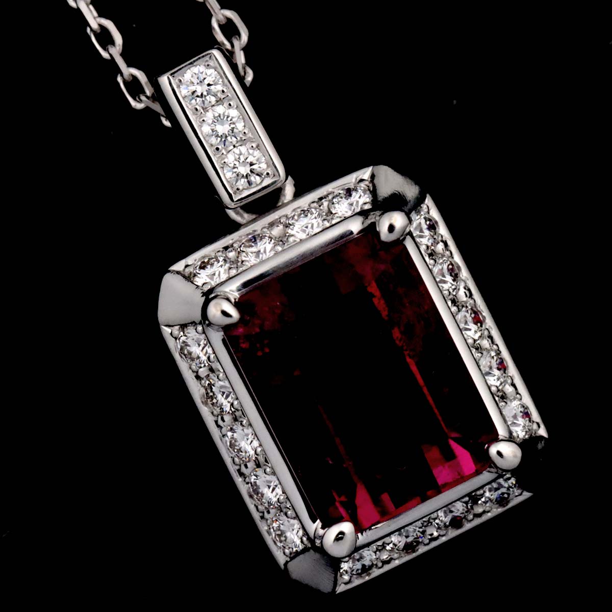 Tourmaline 1.78ct Diamond 0.16ct Necklace 18K White Gold 750
