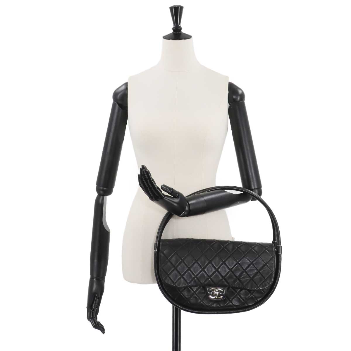 Matelasse Hula Hoop Hand Bag Leather Black Purse