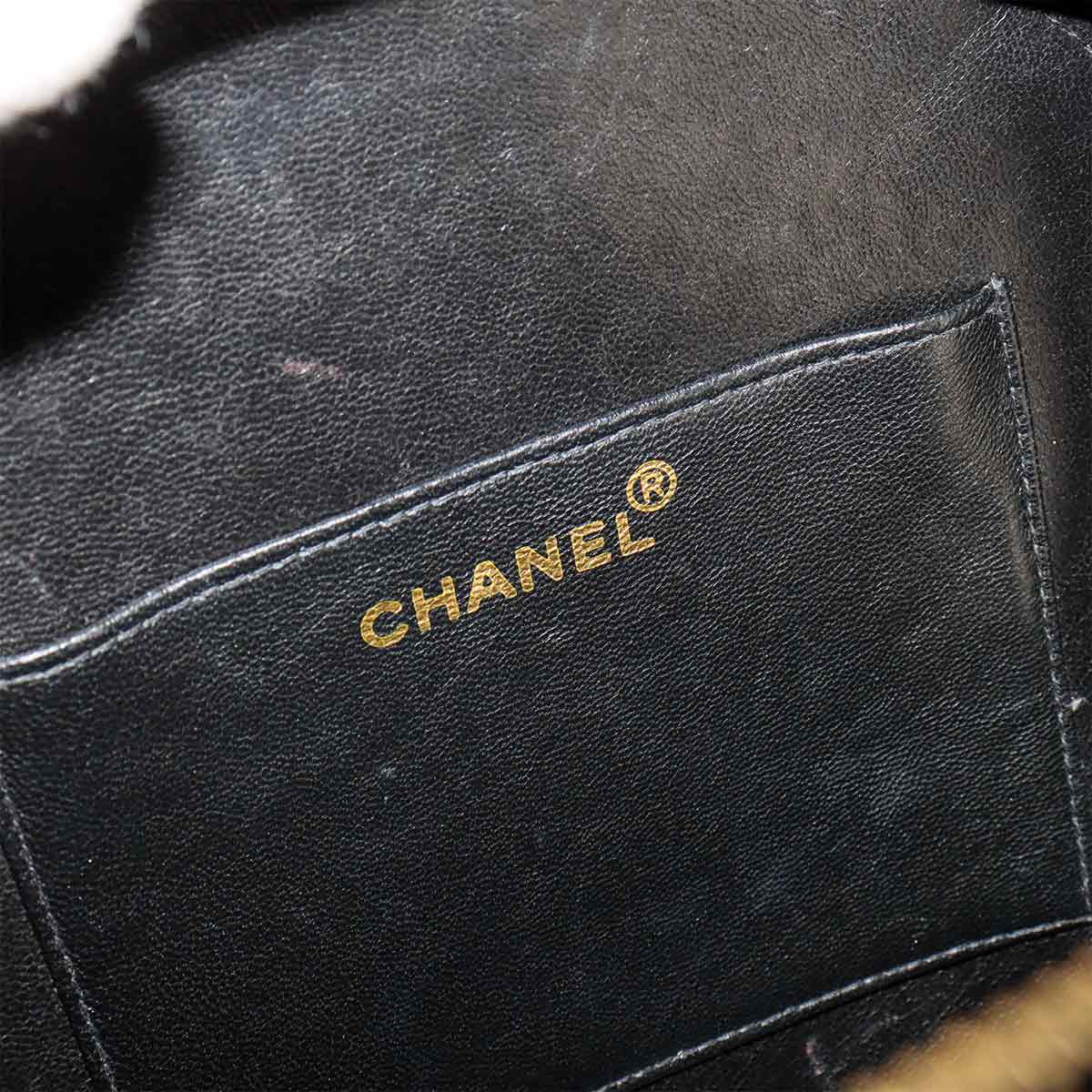 Matelasse Round Vanity Hand Bag Enamel Black White Vintage