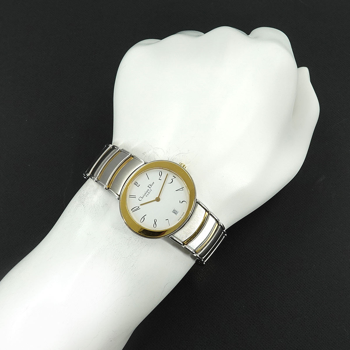 D77 200 Quartz White Dial Men's Watch