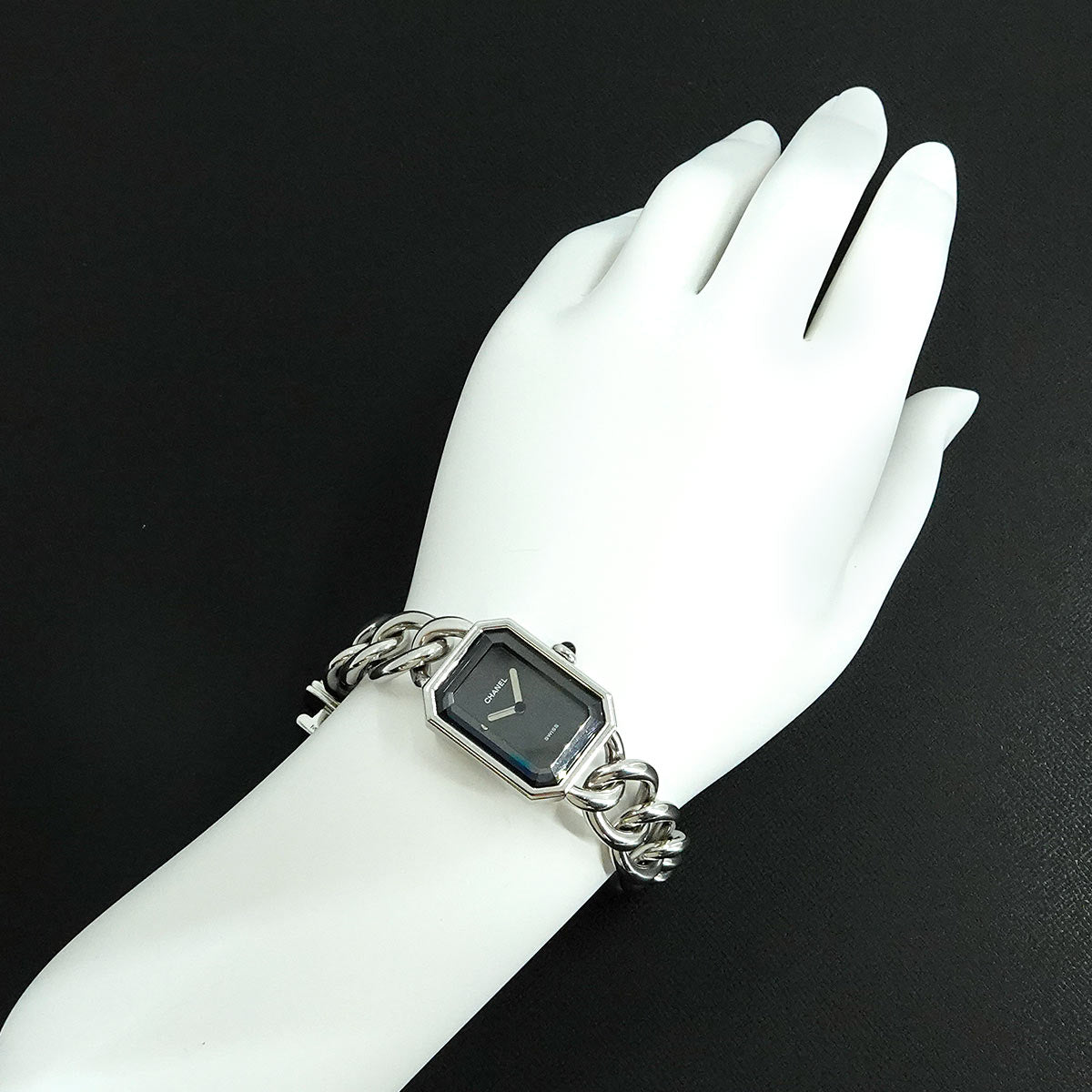 Premiere M Size H0452 Quartz Black Dial Ladies Watch