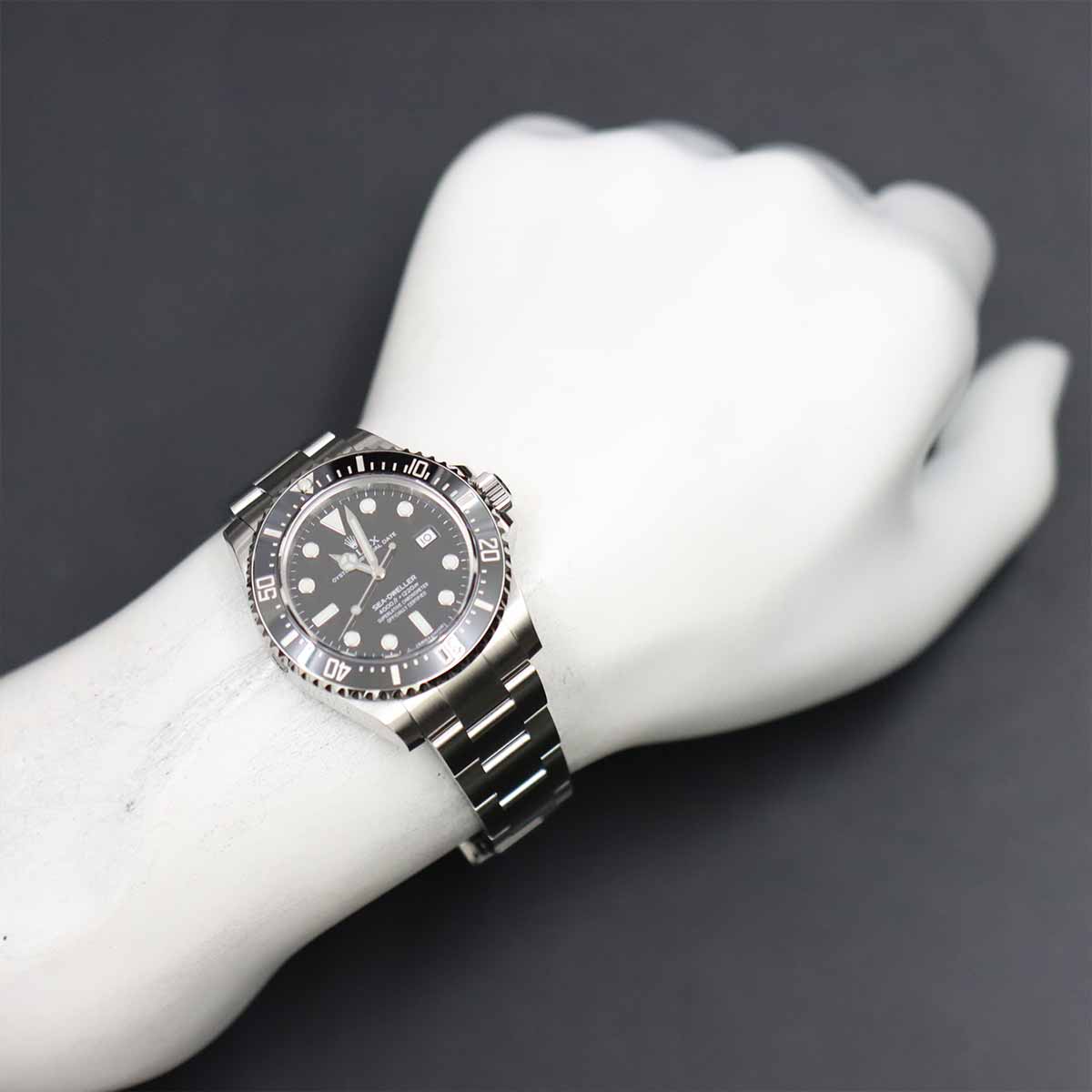 Sea-Dweller 4000 116600 Random Roulette Date Black Dial Mens