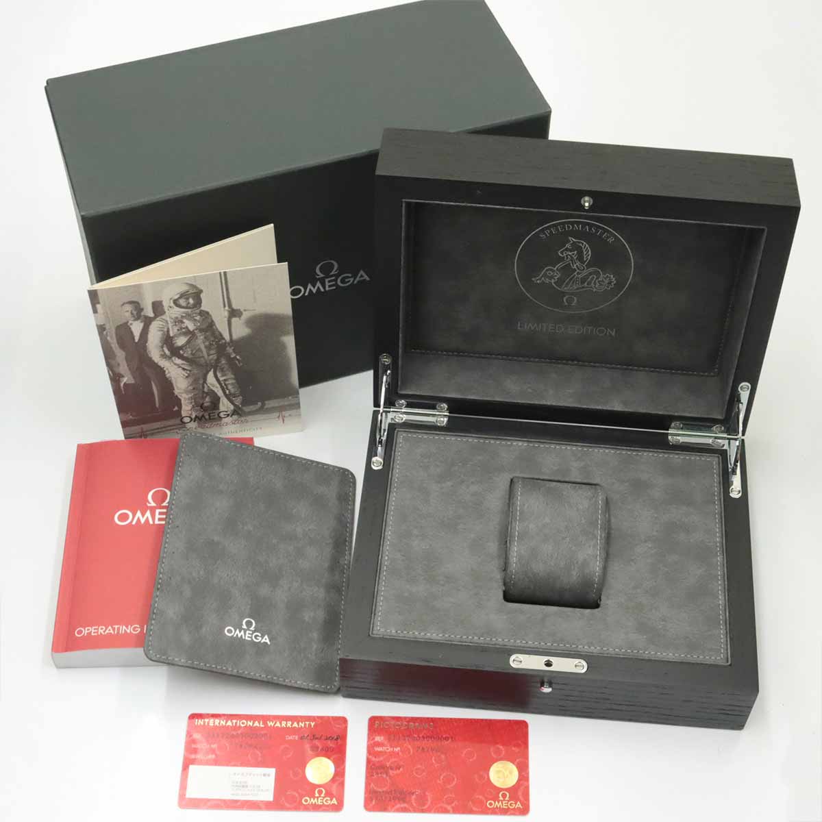 Speedmaster Moon watch Silver Black Dial 311 32 40 30 02 001