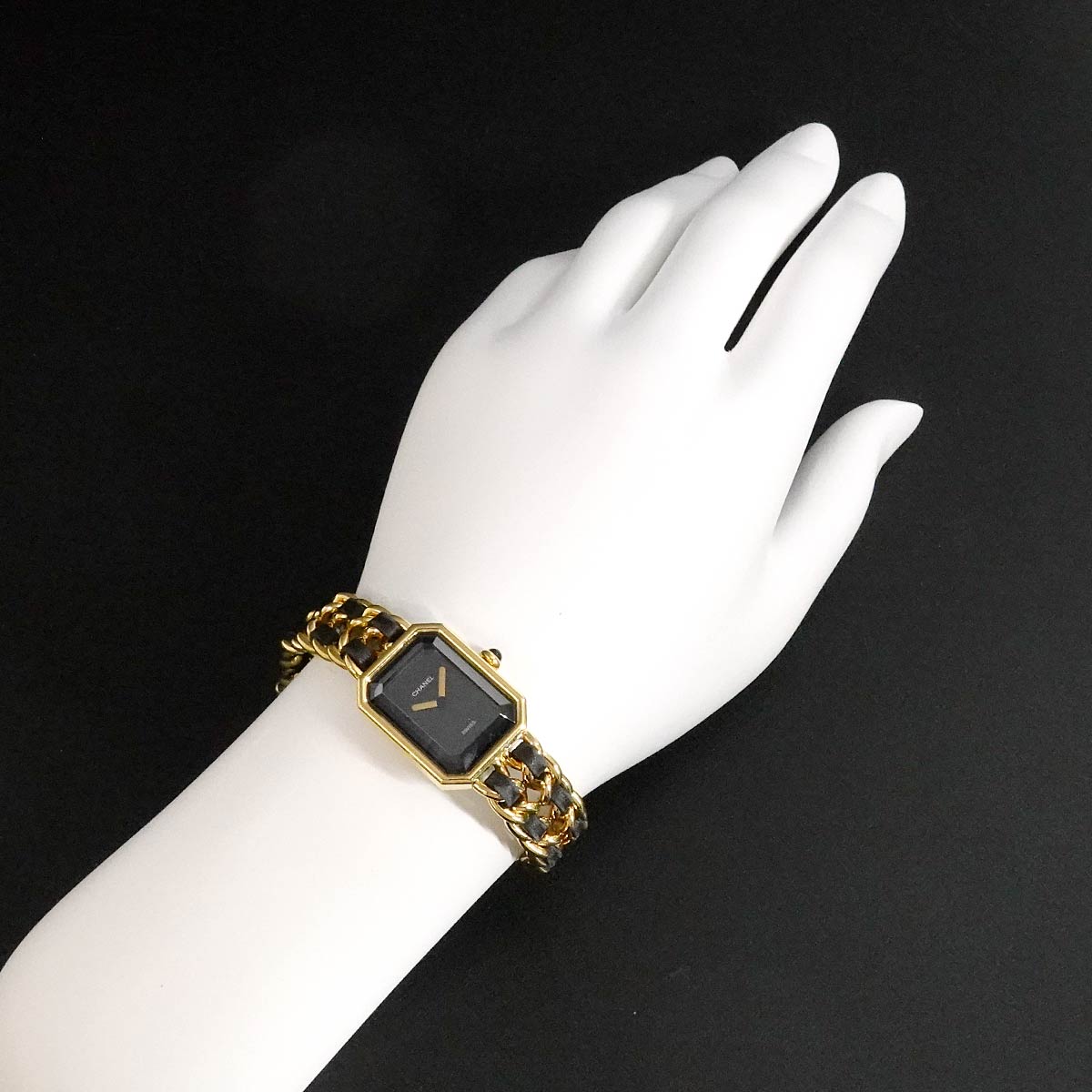 Premiere Size M H0001 Vintage Quartz Black Dial Ladies Watch