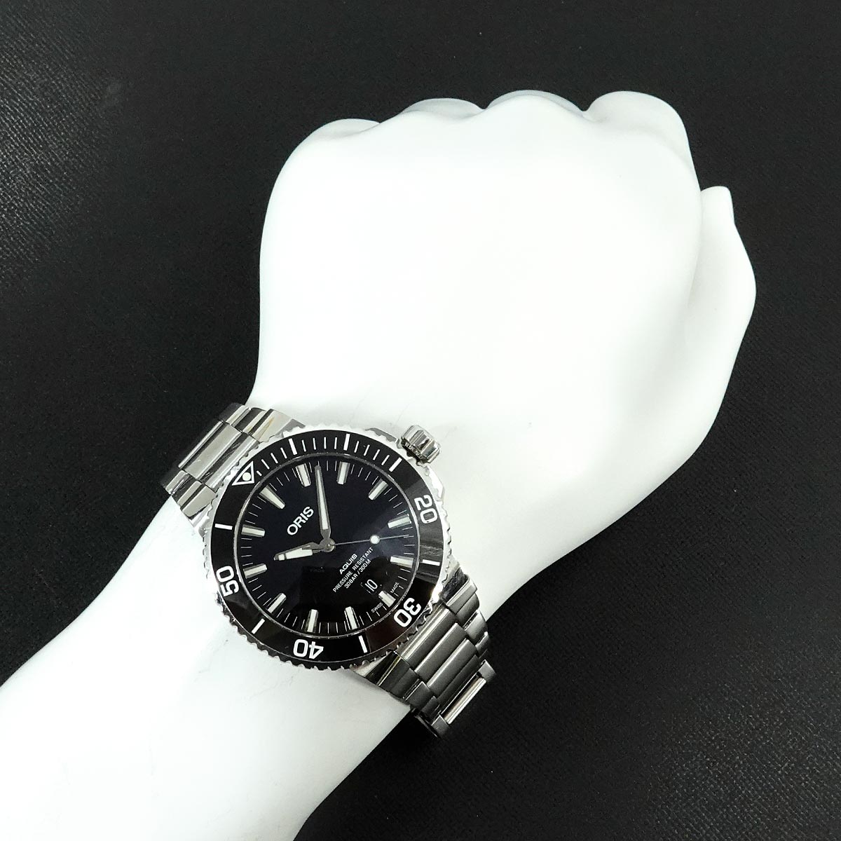 Aquis Date 01 733 7730 Automatic Date Black Dial Mens Watch