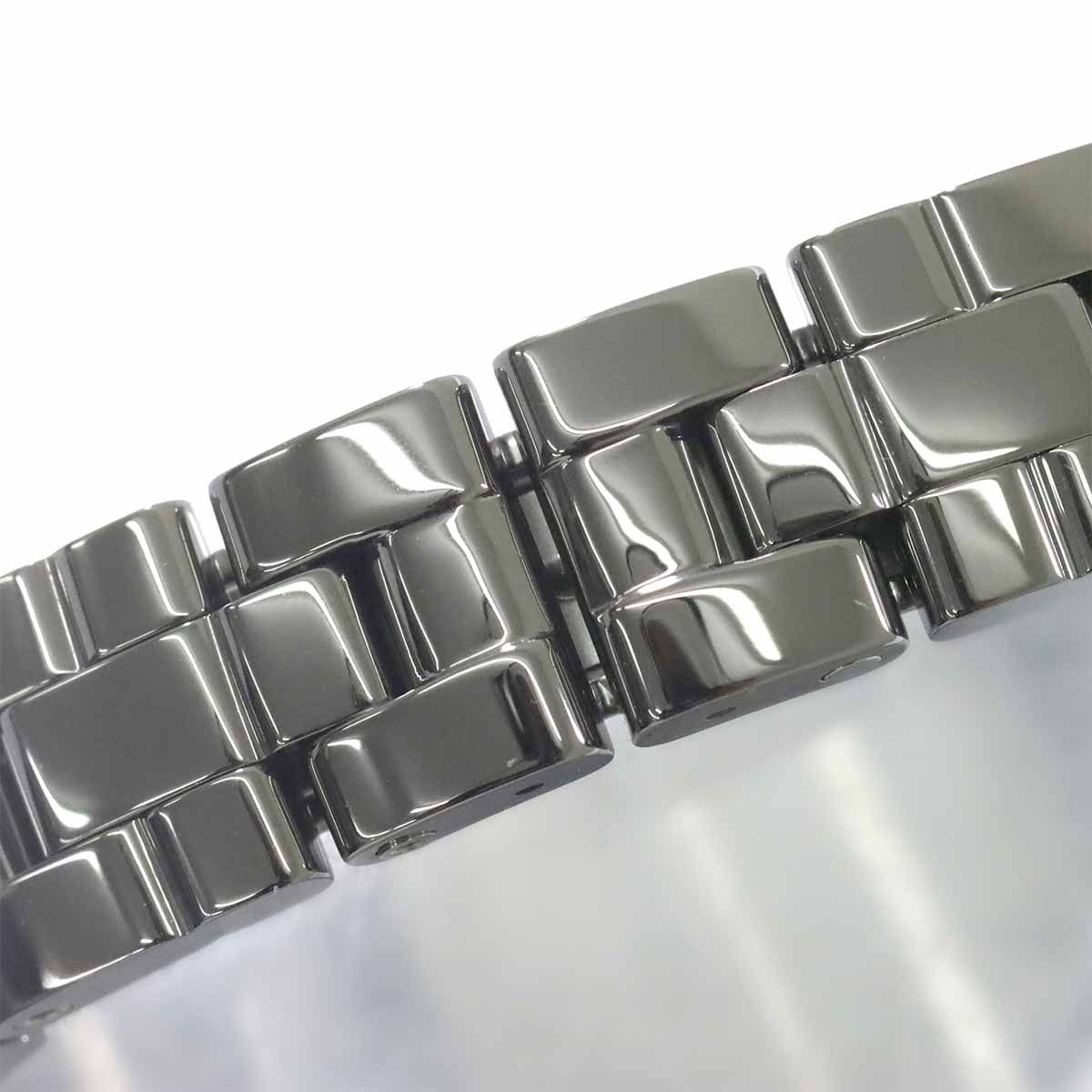 J12 Chromatic 29mm H3401 8P Diamond Quartz Silver Dial Ladies