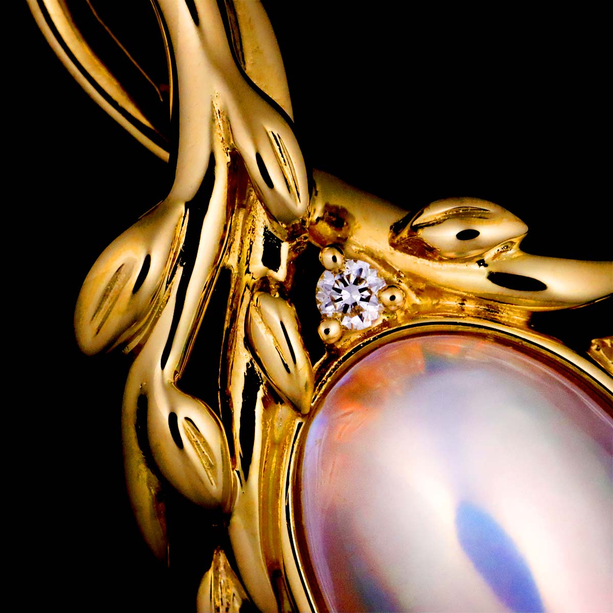 Mabe Pearl Diamond 0.01ct Necklace 18K Yellow Gold 750