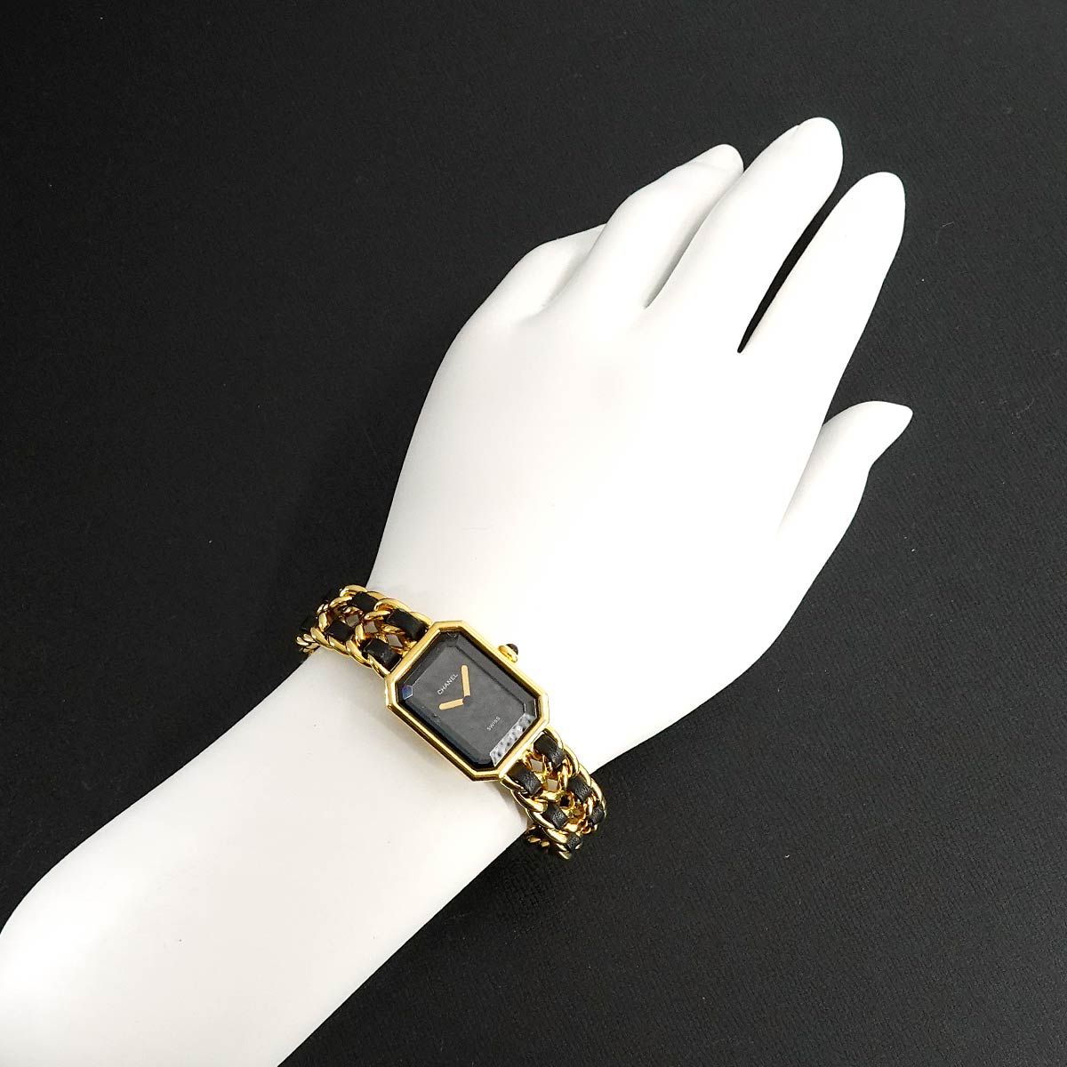 Premiere Size L H0001 Vintage Quartz Black Dial Ladies Watch