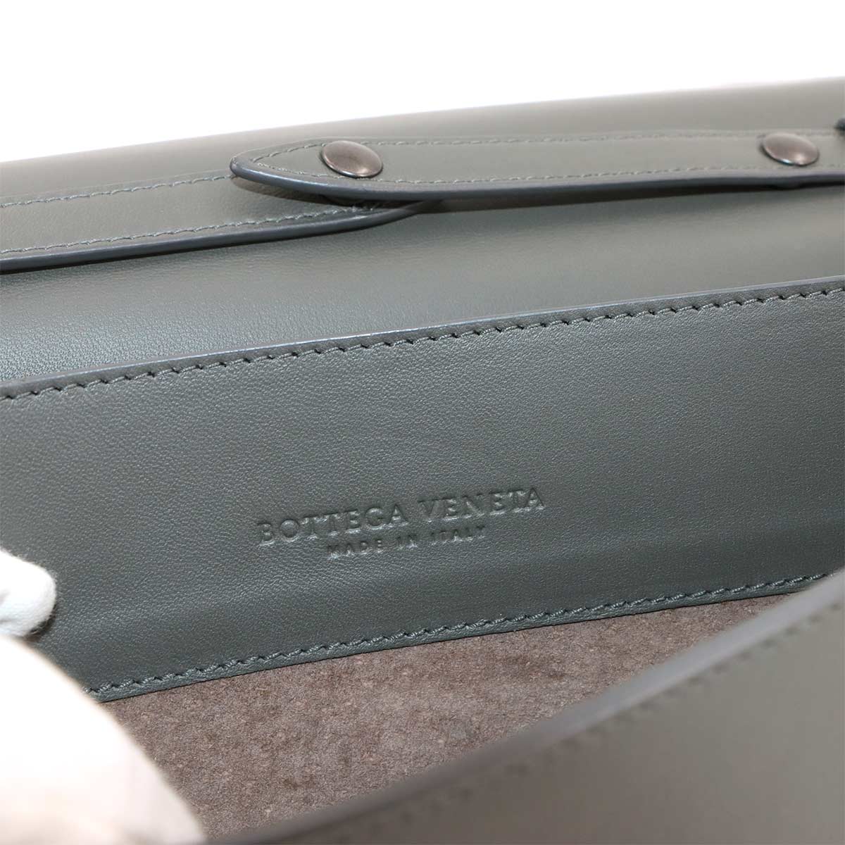 Intrecciato Shoulder Bag Leather Khaki Green Purse